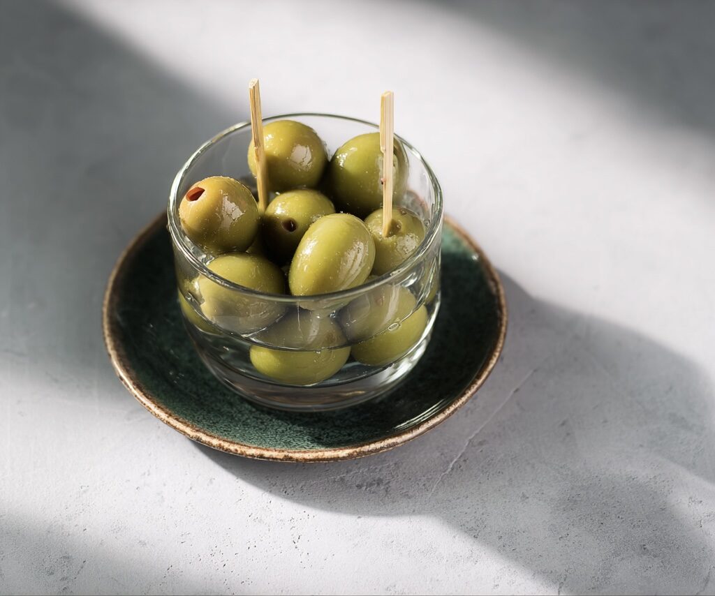 idemaglobal_httpss.mj.runbNbwTfdwb0I_marinated_green_olives_o_c6bf83c9-4ed7-4db0-995c-e8f75f58c750_2